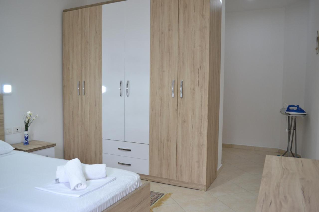 Flowers & Green 2 Bedrooms Apartment & Box Garage Vlorë Exteriör bild