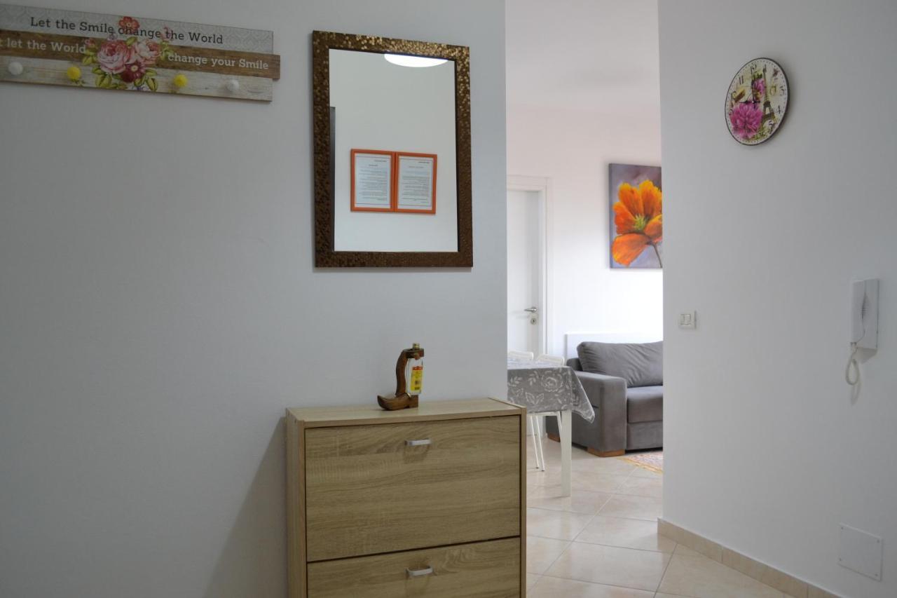 Flowers & Green 2 Bedrooms Apartment & Box Garage Vlorë Exteriör bild