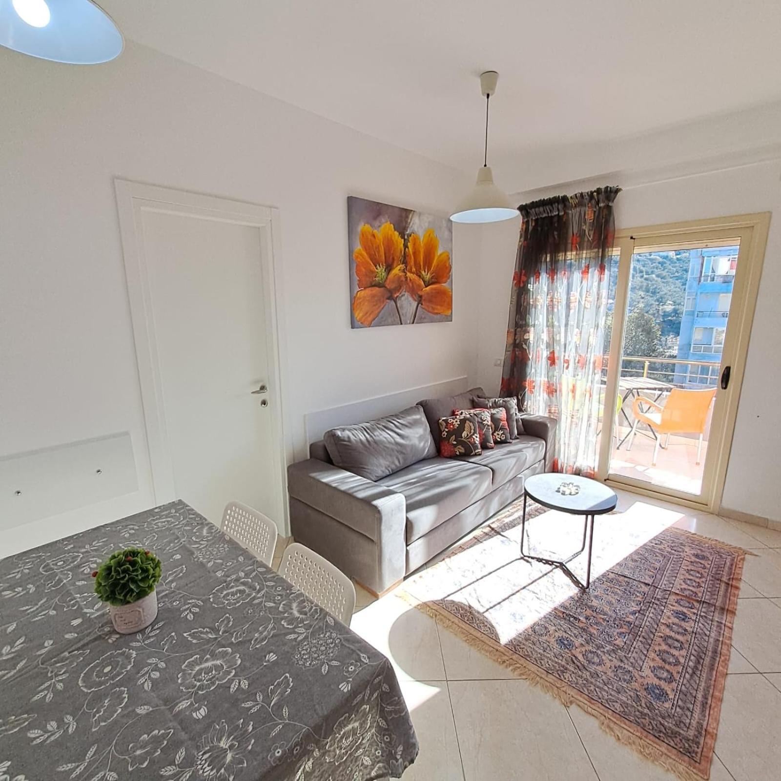 Flowers & Green 2 Bedrooms Apartment & Box Garage Vlorë Exteriör bild