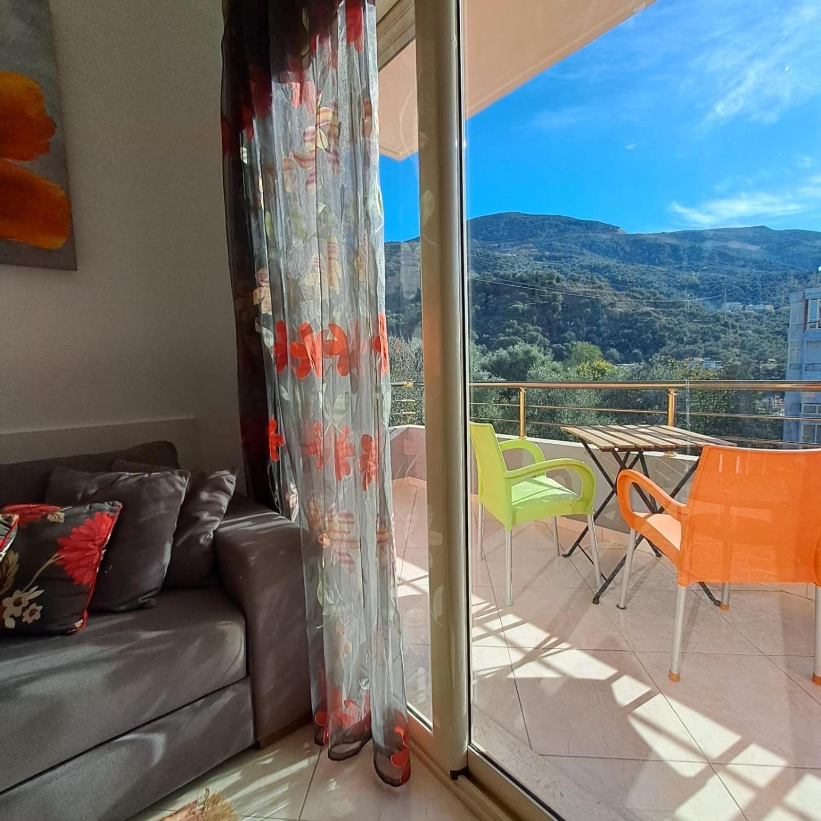 Flowers & Green 2 Bedrooms Apartment & Box Garage Vlorë Exteriör bild