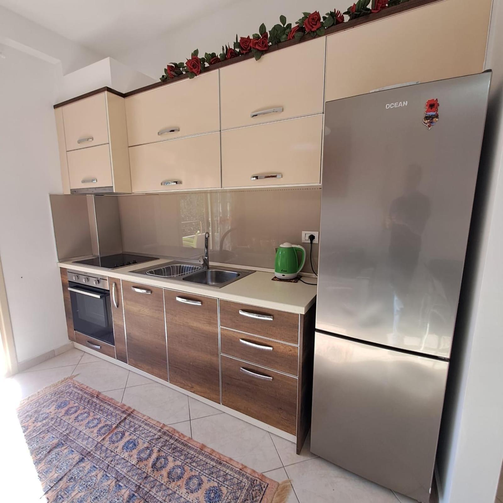 Flowers & Green 2 Bedrooms Apartment & Box Garage Vlorë Exteriör bild