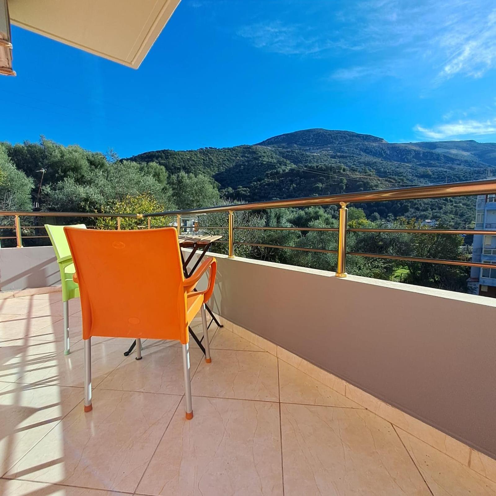 Flowers & Green 2 Bedrooms Apartment & Box Garage Vlorë Exteriör bild