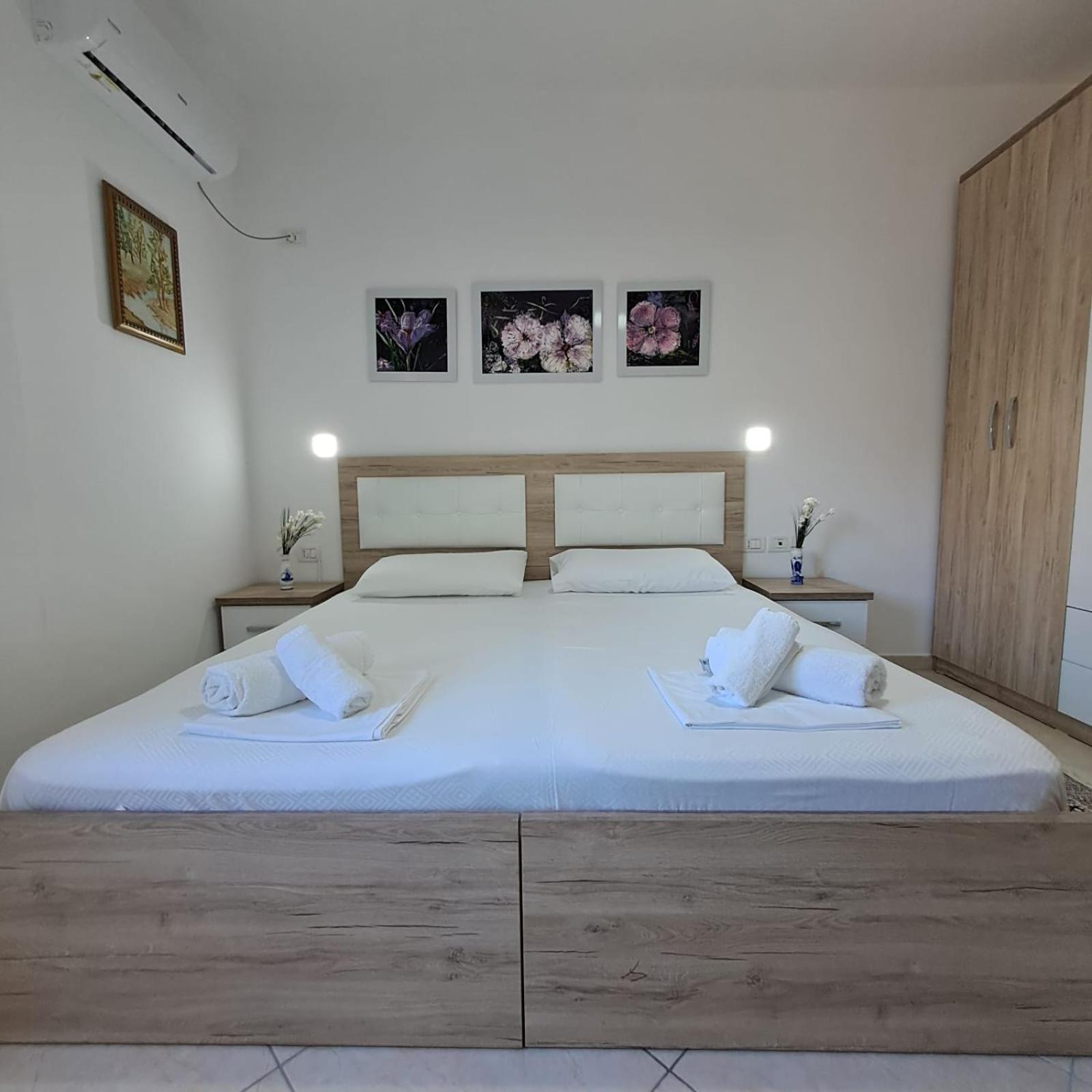 Flowers & Green 2 Bedrooms Apartment & Box Garage Vlorë Exteriör bild