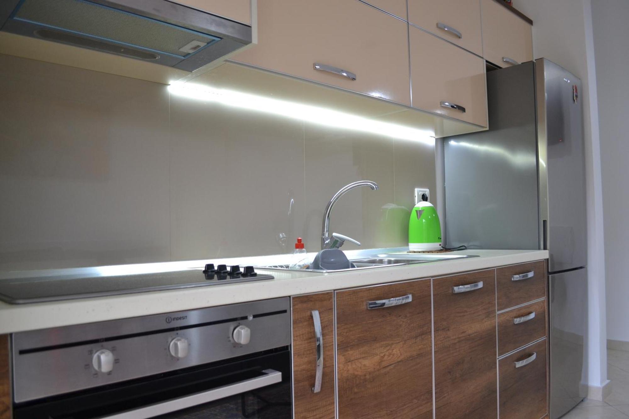 Flowers & Green 2 Bedrooms Apartment & Box Garage Vlorë Exteriör bild
